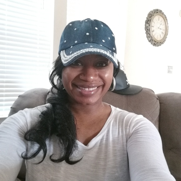 Meet your Posher, Tiffany - Picture 3 of 3